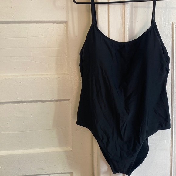 XXL  Hurley bathing suit UPF 50 new with tag - Picture 2 of 5